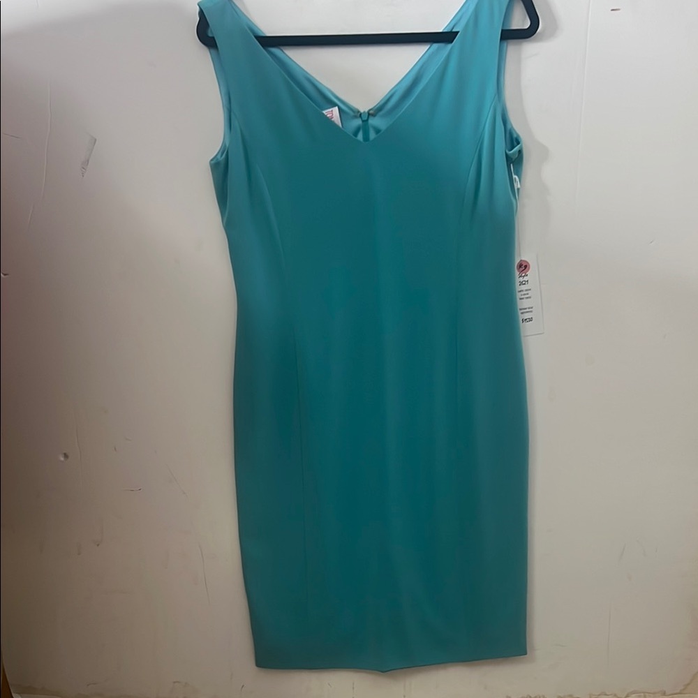 TOM AND LINDA PLATT MATTE CREPE V NECK TANK‎ DRESS TIFFANY BLUE COLOR SIZE 6
